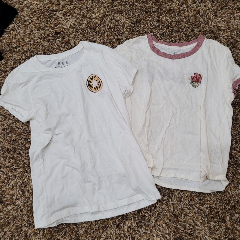 LOT of 2, juniors size XL T- SHIRTS